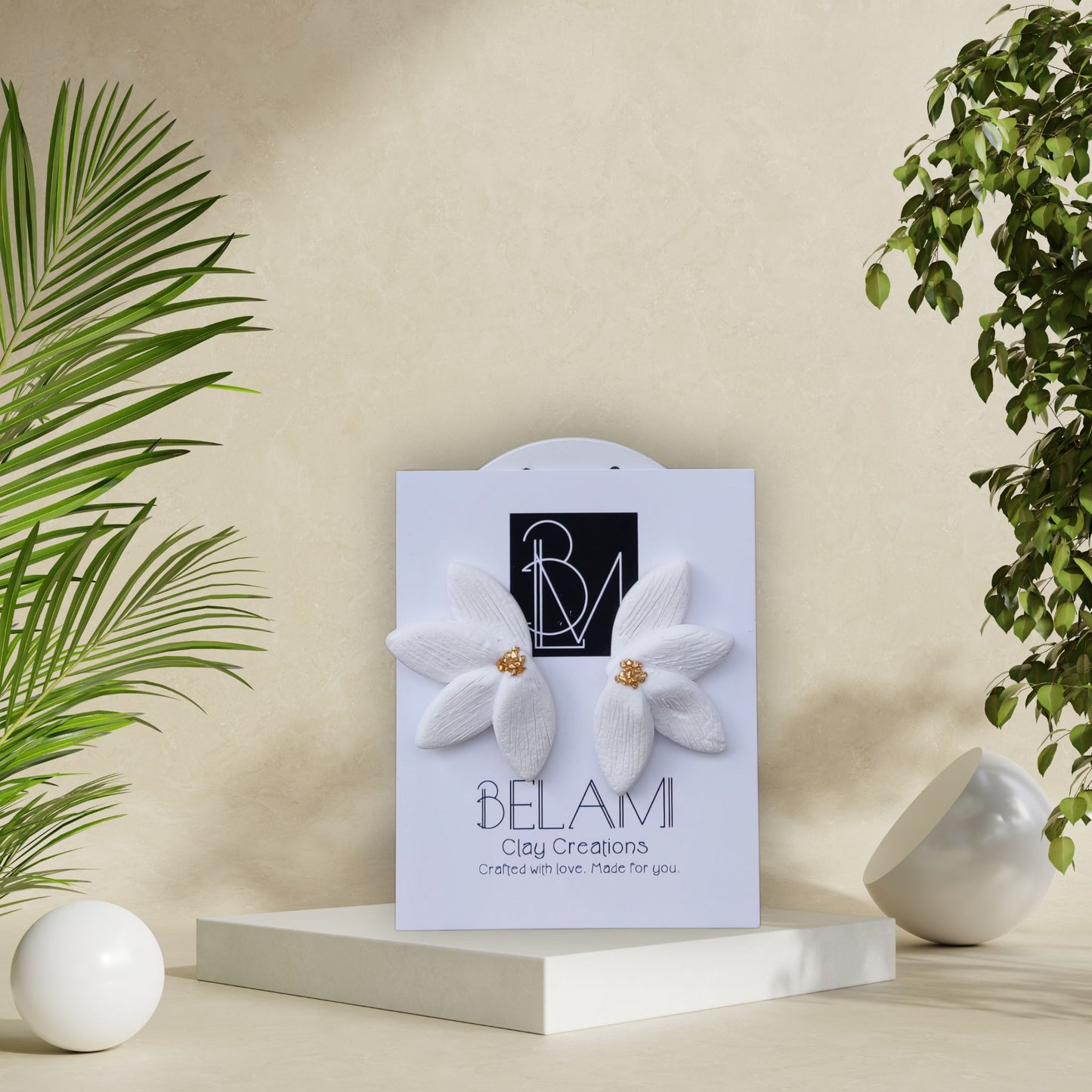 IVORY BLOOM – Elegant Floral White