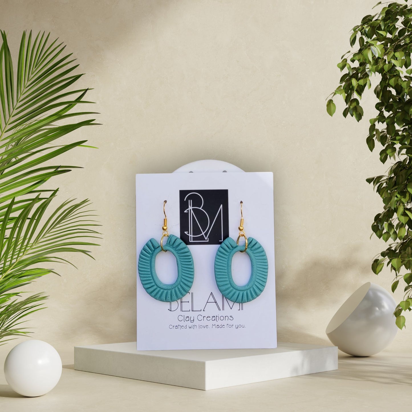 SEA SHELLS - Χειροποίητα σκουλαρίκια με ανάγλυφες λεπτομέρειες.