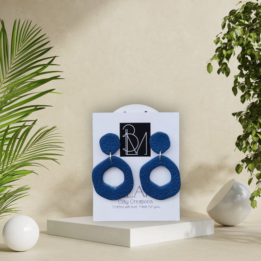 DEEP CURRENT – Ανάγλυφοι navy κρίκοι με οργανική φόρμα