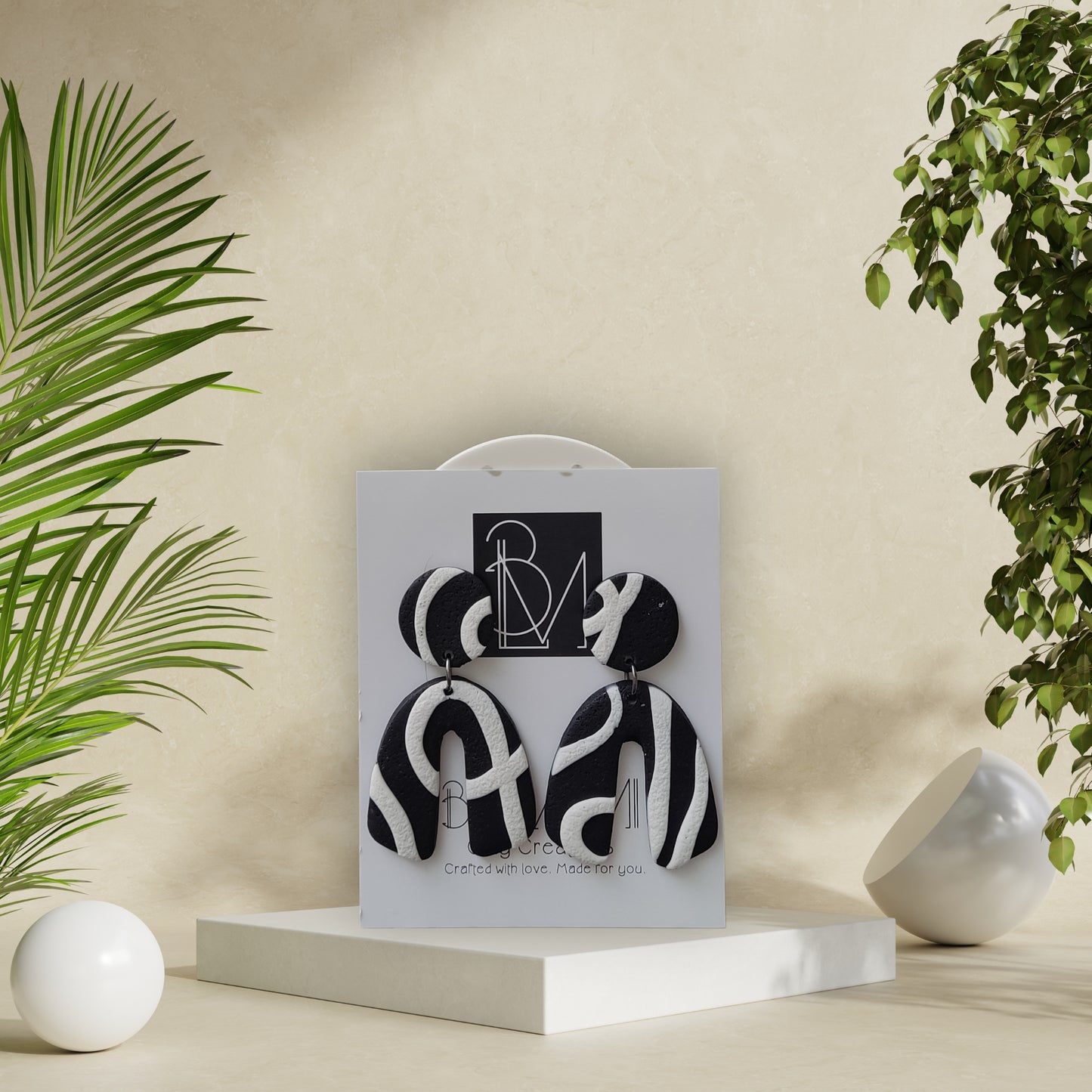 ZEBRA FLOW – Monochrome statement σκουλαρίκια